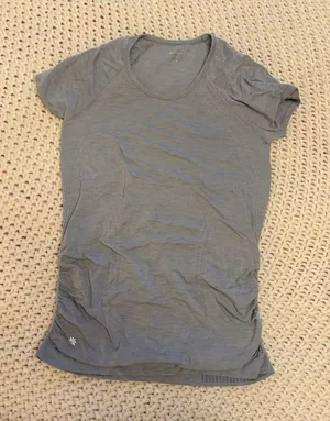 Athleta Speedlight Seamless Stretch Ruched Short Sleeve Gray Tee Size S thumbnail 1