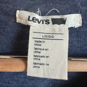 LEVI’S T-shirt. thumbnail 7