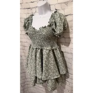 Altard State Kelley Green And White Floral Shorts Romper Size Large thumbnail 3