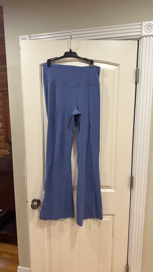 Lululemon Align Flare High-Rise thumbnail 3