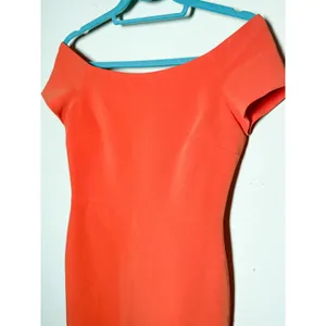 Alice + Olivia Aleah Off Shoulder Dress 6 Tangerine Orange Fitted Sheath thumbnail 3