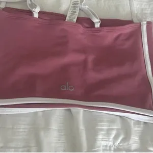 Alo Yoga Top Crop thumbnail 3