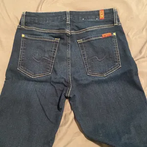 7 For All Mankind Kimmie Bootcut Darkwash Jeans thumbnail 4