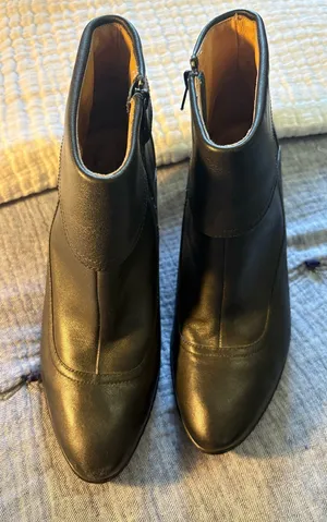 Sofft Rochelle Black Leather Ankle Booties size 8M thumbnail 1
