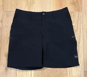 REI Women's Black Athletic Shorts size 6‎ 9” thumbnail 1