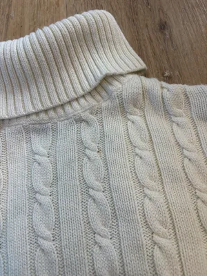 Women’s Cable Knit Turtleneck Sweater thumbnail 4