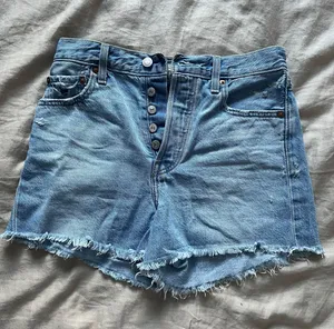 Levi's Ribcage Shorts thumbnail 1