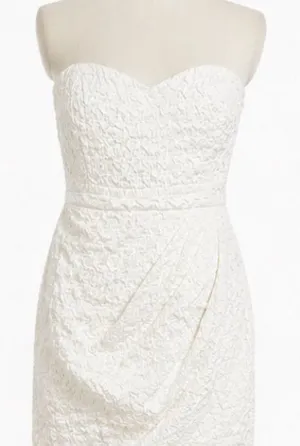 Le Femme Strapless White Textured Cocktail Dress Size Medium thumbnail 1