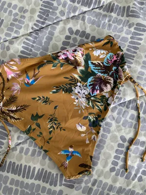 High Waisted Bikini Bottom Size M thumbnail 2