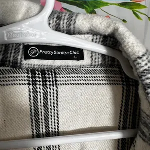 254. Pretty Garden. white + black plaid button thumbnail 2