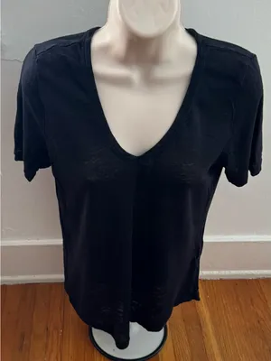Banana Republic Black 100% linen Short-Sleeve V-Neck Knit t-shirt, size XS thumbnail 3