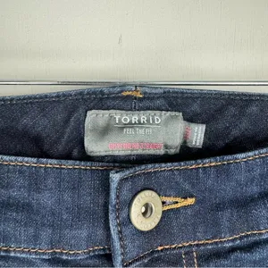Torrid Boyfriend Straight Vintage Stretch Dark Wash Jeans Sz 18 thumbnail 8