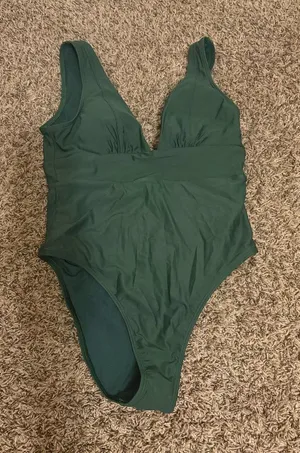 Quince Italian Plunge One-Piece Swimsuit Medium Palm Green NEW NWT Polyamide thumbnail 1