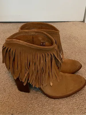 FRYE Ilana Fringe Leather Biscuit Cowgirl Western Booties Size 9.5 B thumbnail 2