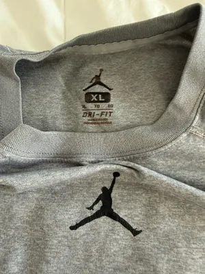 Nike Jordan Air Jordan long sleeve shirt thumbnail 2