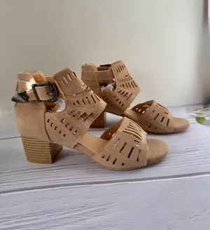Taupe Heels, Size 9 Tan thumbnail 2