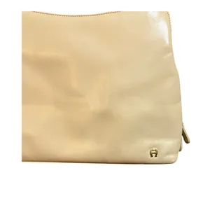 Etienne Aigner Cream Leather Shoulder Bag Gold Hardware Triple Compartment Purse thumbnail 5