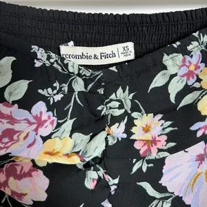 Abercrombie & Fitch Black Floral Midi Dress XS Pastel Flowers‎ Cottagecore thumbnail 8