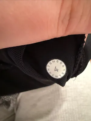 Women’s Lululemon Energy Bra in ombré speckle stop jacquard in black and white thumbnail 6