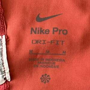 NWT NIKE PRO Dri-FIT Women's Cropped Training Tank thumbnail 15