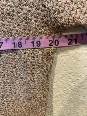 Women's American Eagle Outfitters V Neck Soft Knit Pullover Sweater Tan Size M Good Pre-Owned Condition Features Women's American Eagle Outfitters V Neck Soft Knit Pullover Sweater. #softknit #spring #summer thumbnail 4