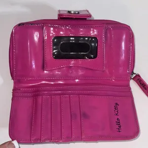 Hello Kitty Vintage Y2K 2009 Loungefly‎ Wallet Pink Patent Leather Collectible thumbnail 12