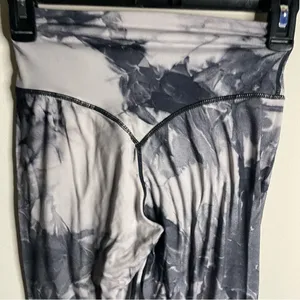 Balance Athletica Vitality Leggings Tie Dye Marble White Gray Logo- Size Small thumbnail 7