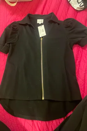 Sundays black top with zipper thumbnail 1