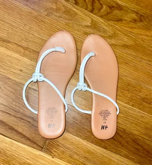 H&M Sandals thumbnail 1