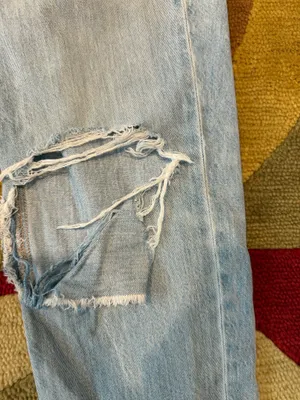 American Eagle Outfitters Denim Mom Jean Light Wash High Rise Distressed Size 6 thumbnail 3