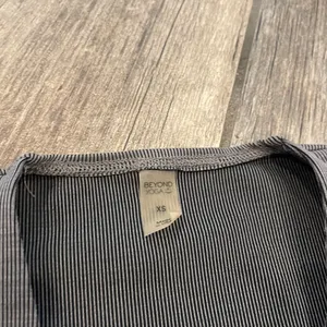 Beyond Yoga Black and White Striped Top thumbnail 2