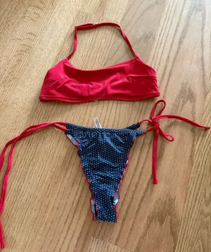 Frankie’s Bikinis set thumbnail 1