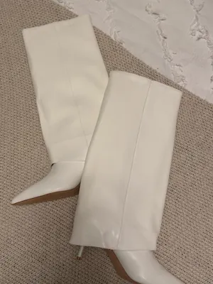 White Heeled Boots Size 7.5 thumbnail 2