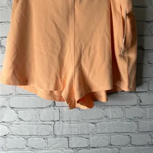 NWT Lululemon ribbed soft stream high rise shorts 2” size 14 peach Bellini thumbnail 4