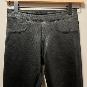 Blanc Noir Women’s Reptile London Street‎ Pants Size XS Black thumbnail 2