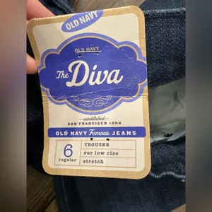 NWOT Old Navy The Diva Low Rise Stretch Denim Blue Flare Trouser Jeans 6 Casual thumbnail 3