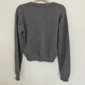 Edikted Charcoal Gray V-Neck Sweater Women’s Size M/L thumbnail 2