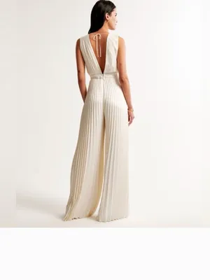 NEW $140 ABERCROMBIE & FITCH Giselle Pleated Jumpsuit In White Satin Silky thumbnail 3