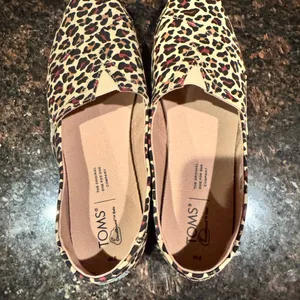 Tom’s Classic Alpargata Leopard thumbnail 5