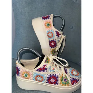 DL 1990 Crochet Granny Square Platform Sneakers Multicolor Boho Shoes Womens 7.5 thumbnail 4