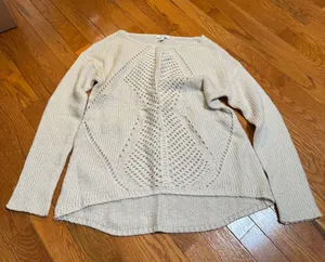 Delias Sweater thumbnail 1