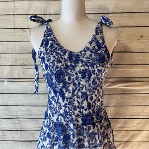 FREE PEOPLE Kikas Blue And White Floral Tie Shoulder Maxi Dress Size Medium thumbnail 5
