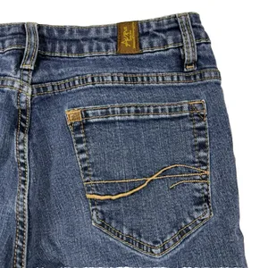 Aura by Wrangler Low Rise Jeans Instant Slimming Women Size 8 Short Boot Cut Leg thumbnail 4
