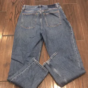 Abercrombie and Fitch jeans the MOM high rise distressed size 2/26 thumbnail 5