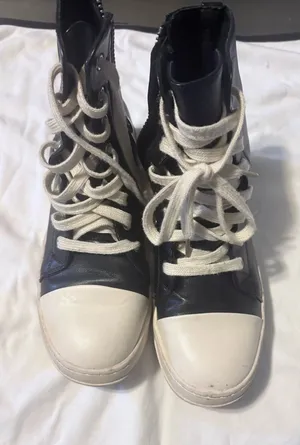 Women fashion sneakers thumbnail 1