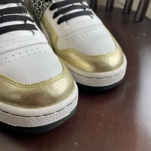 Reebok Gold Foil Leopard Print Sneakers Athletic Shoes 9.5 thumbnail 4