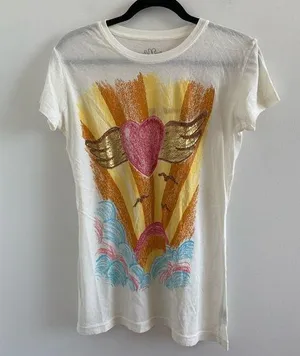 MadeULook Cream Angel Wing Rainbow Sunrise Graphic Tee Size L (FLAW) thumbnail 1