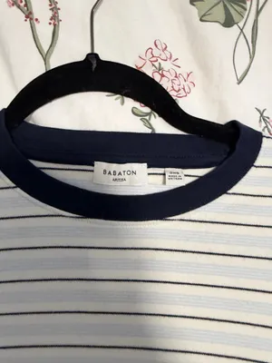 Aritzia T-Shirt thumbnail 2