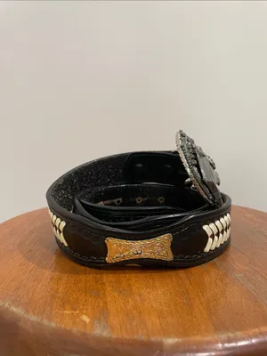 Western Black Leather Belt With Buckle Featuring Two Kissing Horse Heads thumbnail 2