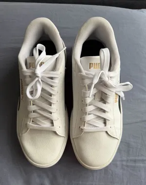 Puma Sneakers Women’s White Black 7.5 thumbnail 1